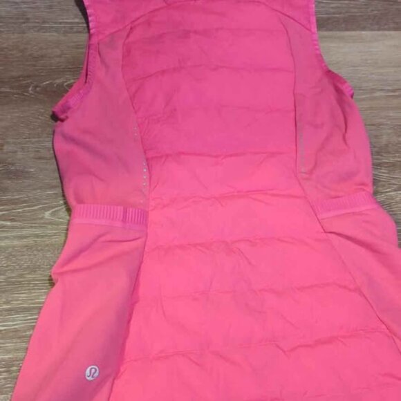 Lululemon Down For It All Vest in Sonic Pink Down Quilted Zip 2 - Picture 4 of 7